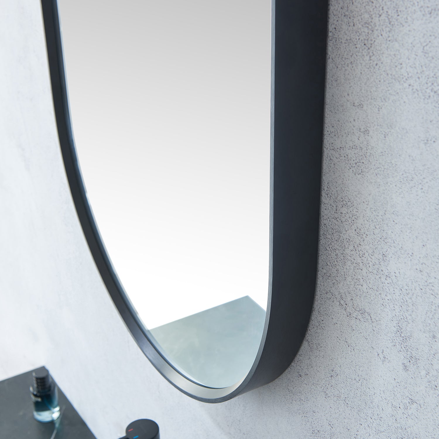 Vinnova Design Miajadas 20 in. W x 36 in. H Oval Metal Wall Mirror in Brushed Black - New Star Living