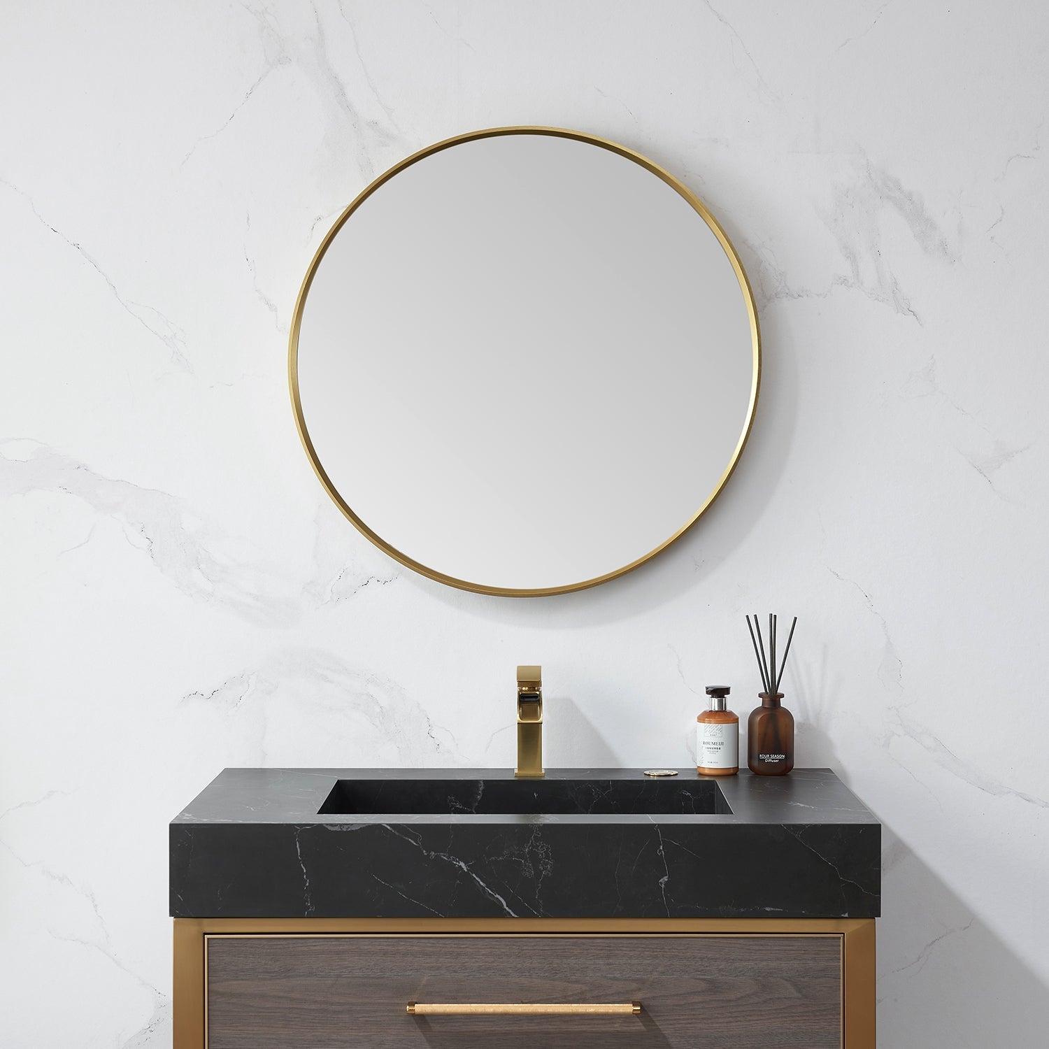 Vinnova Design Cascante 28 in. W x 28 in. H Round Metal Wall Mirror in Brushed Gold - New Star Living