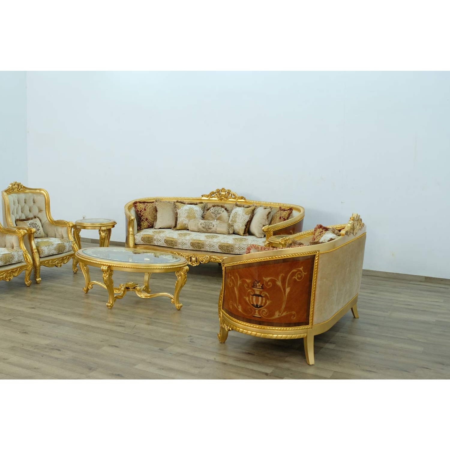 Conform På kanten Absorbere European Furniture - Luxor Sofa in Gold Leaf - 68584-S