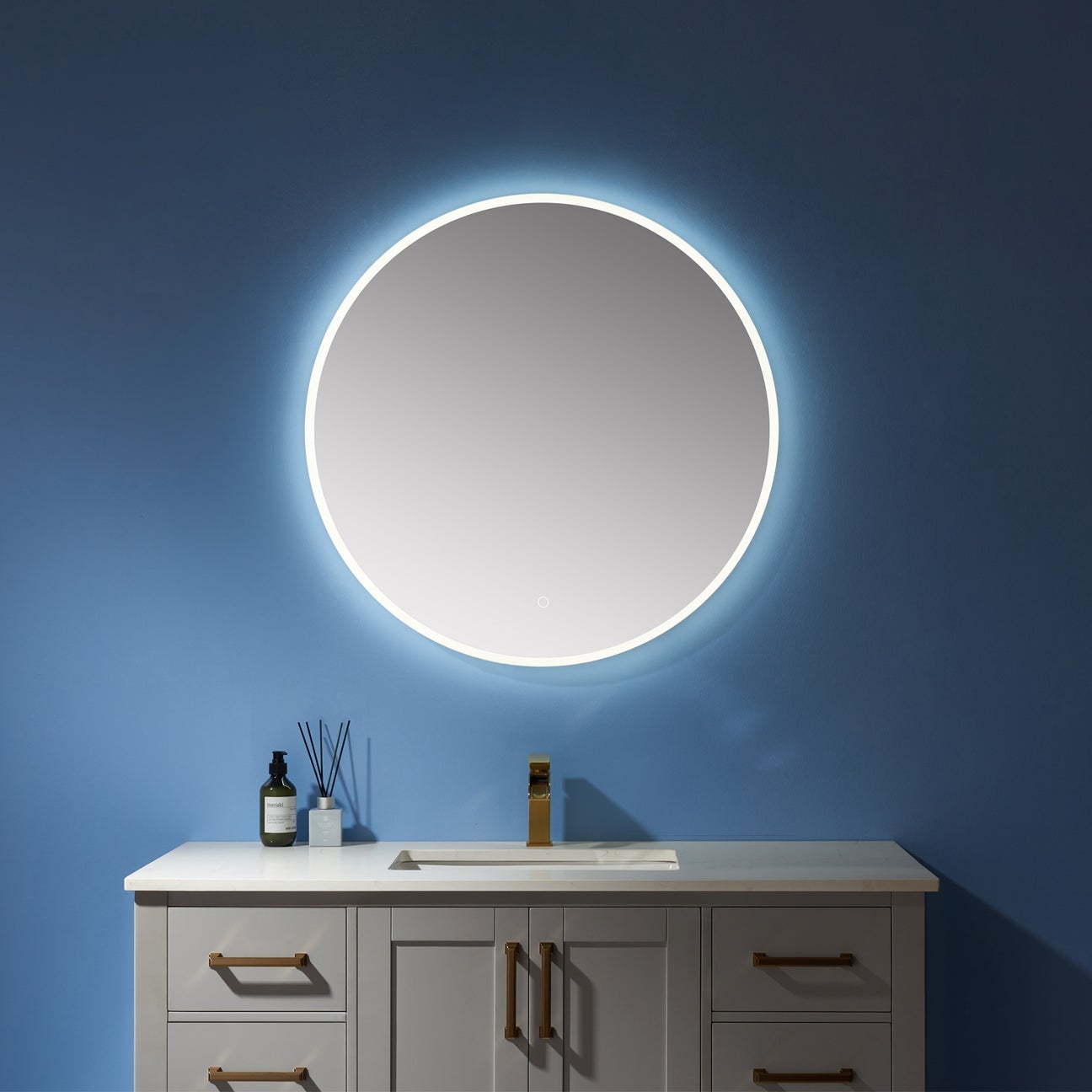 Vinnova 32''Modern & Contemporary Frameless Lighted Round Bathroom Mirror - 801032C-LED-AC - New Star Living