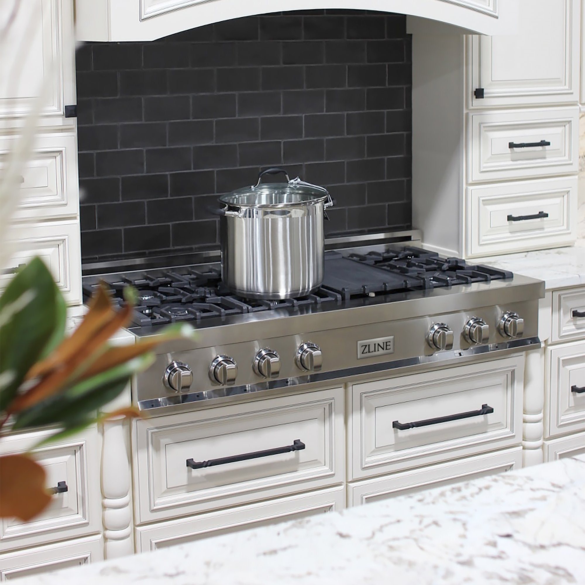 ZLINE 48 in. Porcelain Gas Stovetop with 7 Gas Burners and Griddle (RT48) Available with Brass Burners - New Star Living